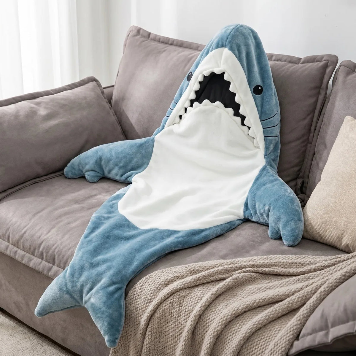 Snowen Requin sur le canapé